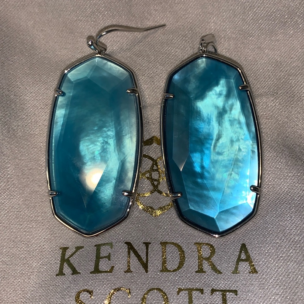 Kendra Scott Faceted Danielle with Silver Tone Frames and Opaque Blue Stones